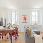 Rooftop Nest In Center By Rent Apartment *