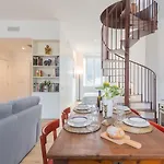 Rooftop Nest In Center By Rent Appartamento