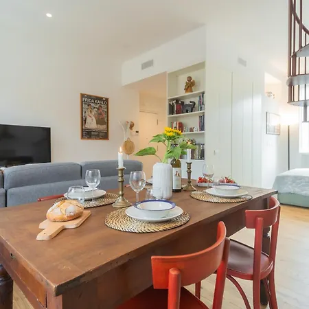 Rooftop Nest In Center By Rent Apartamento