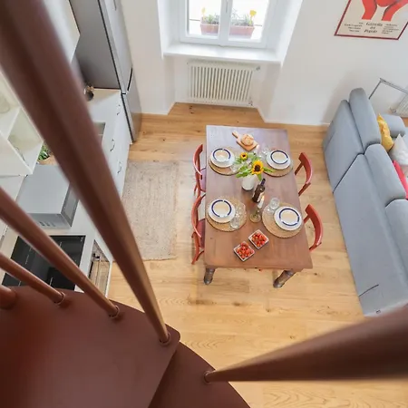 Rooftop Nest In Center By Rent Appartement Como