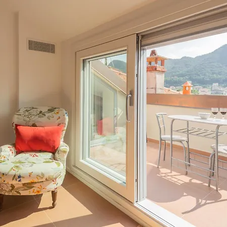 Rooftop Nest In Center By Rent Apartment *