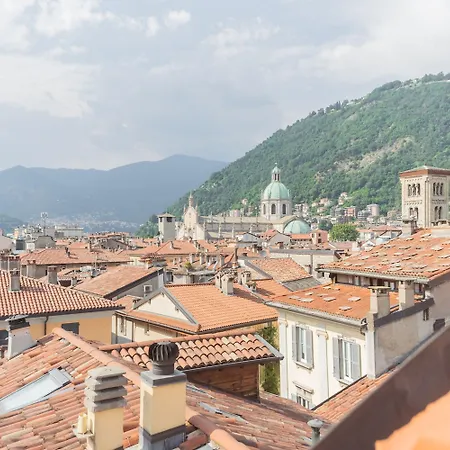 Rooftop Nest In Center By Rent Como