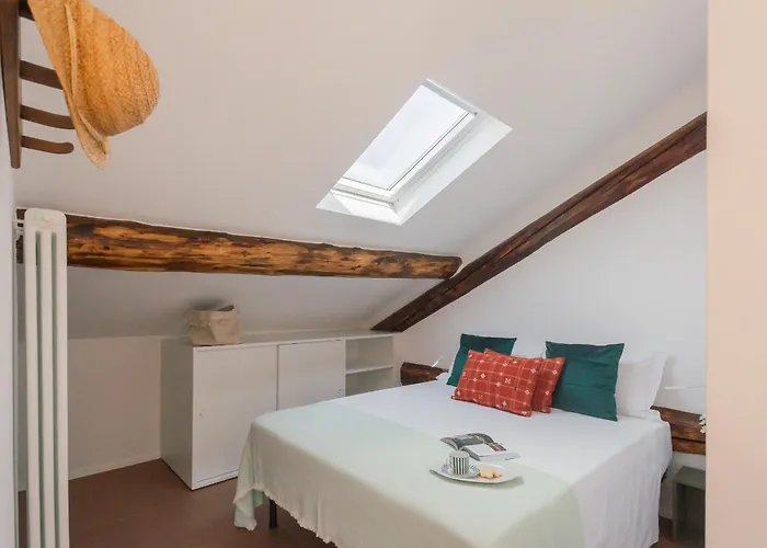 Rooftop Nest In Center By Rent Apartmán