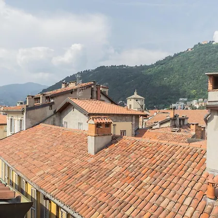 Rooftop Nest In Center By Rent Como